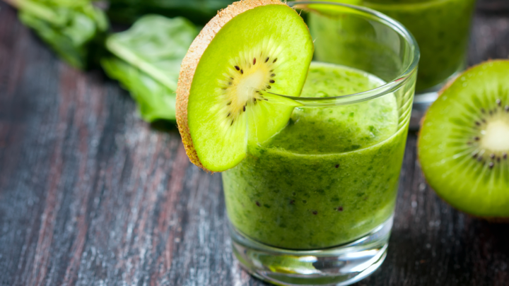 Spinach and Kiwi Smoothie Recipe For Excess Oils