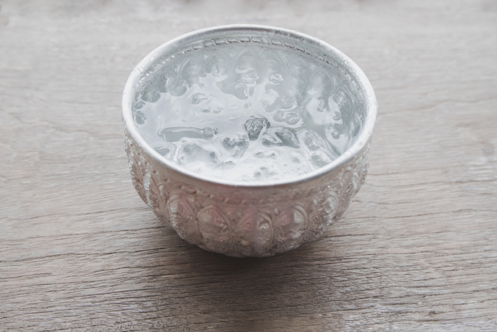 nail polish cold water