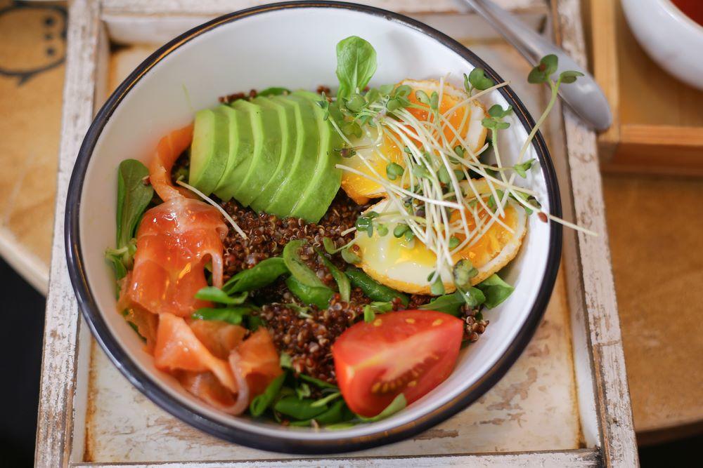 6 Foods That Make You Happy 1 quinoa salad 1