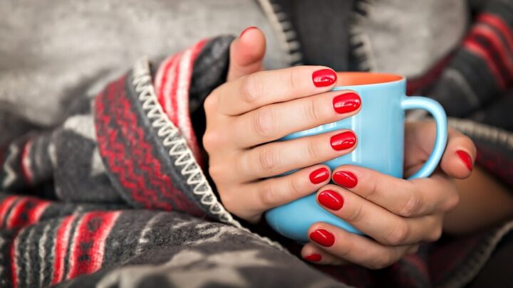Cold Hands: Causes and Treatment Methods