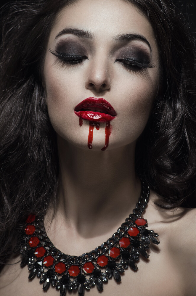 Best Vampire Makeup for Halloween