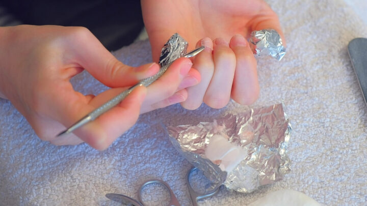 How to Remove Shellac Nail Polish at Home