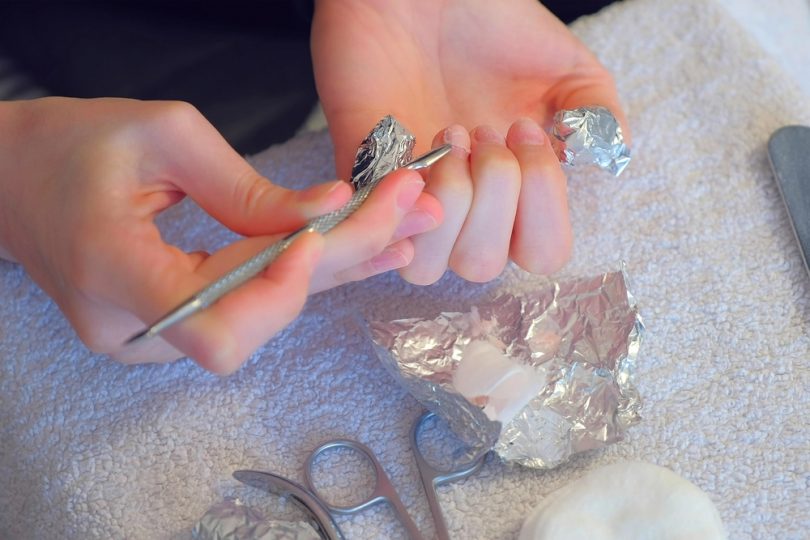 How to Remove Shellac Nail Polish at Home | Women's Alphabet