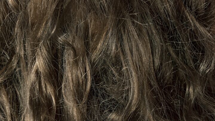 Frizzy Hair Tips: How to Tame and Get Rid of Frizzy Hair