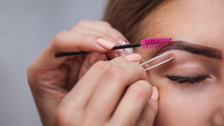Plucking Eyebrows Made Easy: A Few Very Effective Tips!
