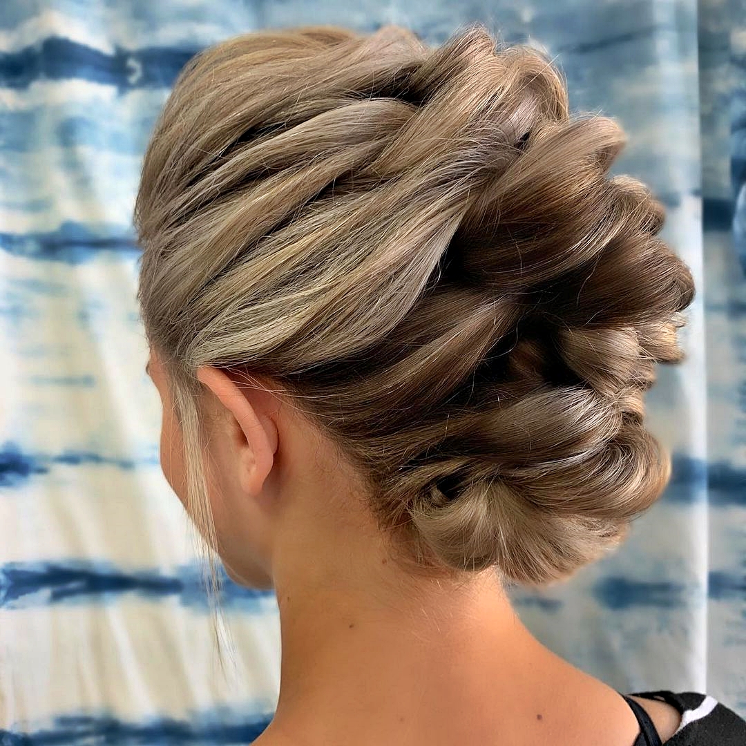 How to: Updos for Short Hair (with Pictures)