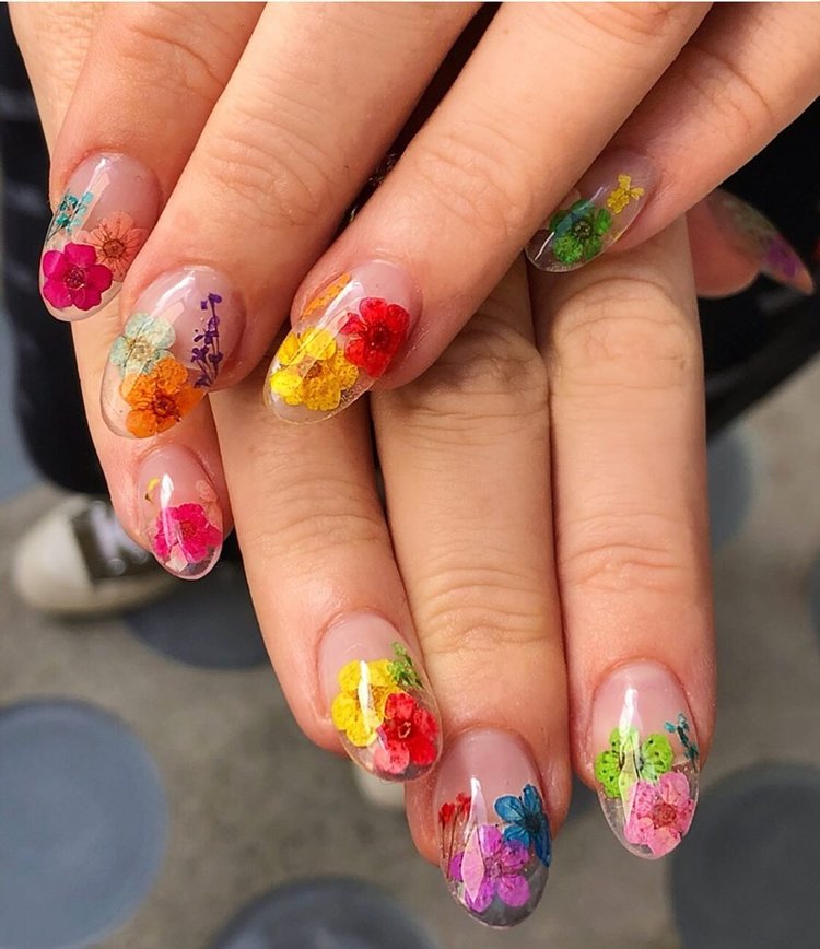 clear nails flower