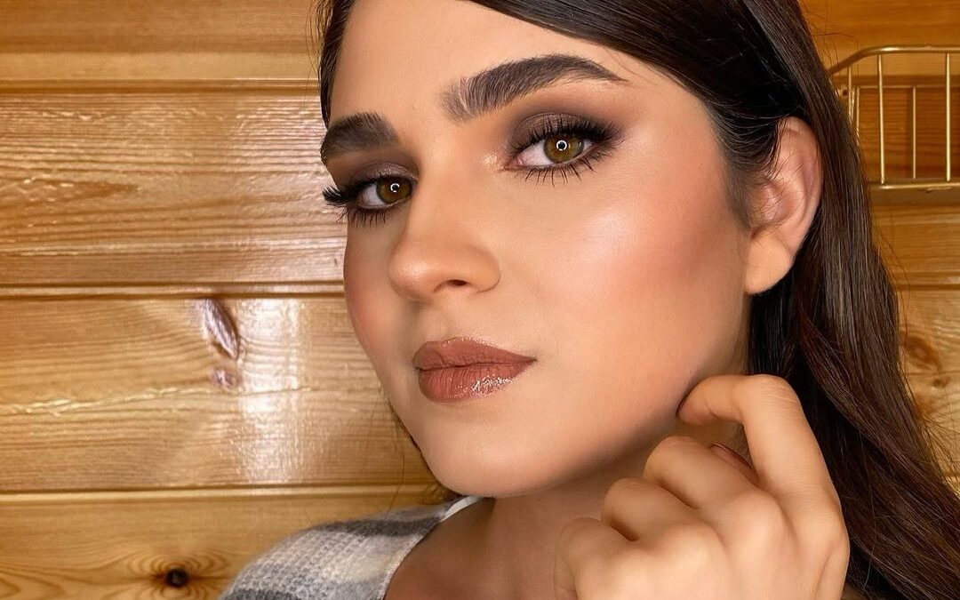 7 Easy Tricks That Make Your Eyes Look Bigger