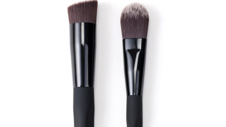 How to Pick the Right Foundation Brush