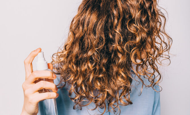 How to Use Sea Salt Spray for The Ultimate Beach Waves