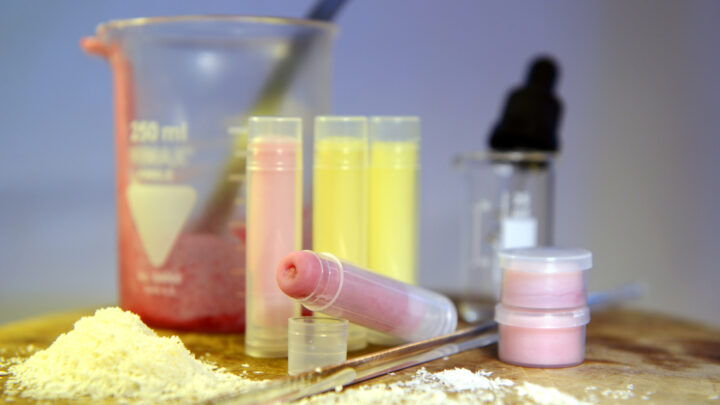 How to Make Your Own Lipstick! (Cheap and Easy)