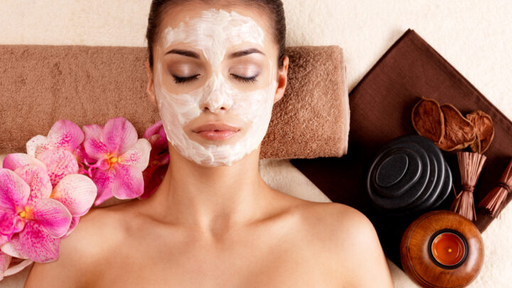 How to Make an Aspirin Mask for Acne