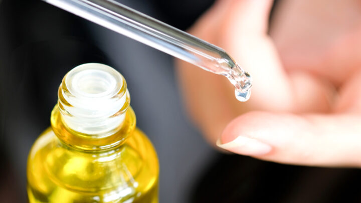 How to Apply Vitamin E on Your Face