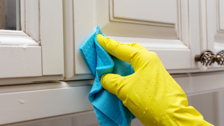 How to Remove Grease from Kitchen Cabinets