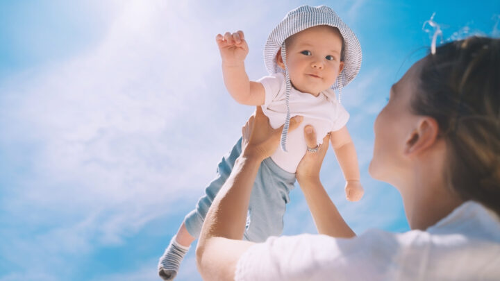 How to Dress a Newborn in Summer