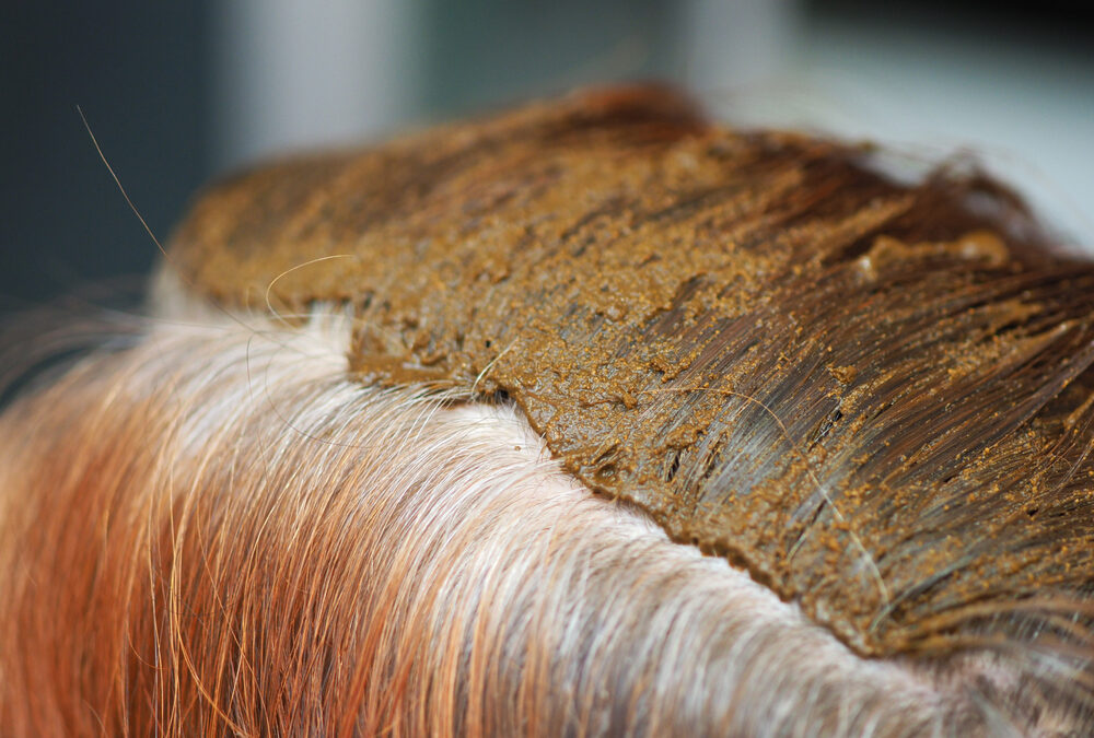 How to Use Henna to Cover Gray Hair Naturally