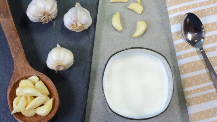 Does Garlic Help Acne? What Scientific Research Says