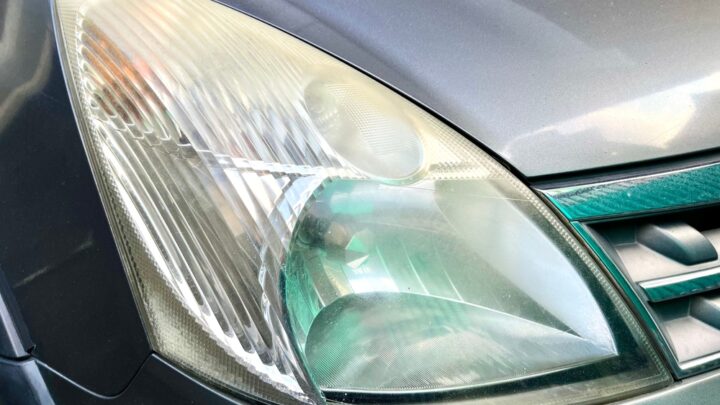 How to Clean and Polish Your Car’s Headlights