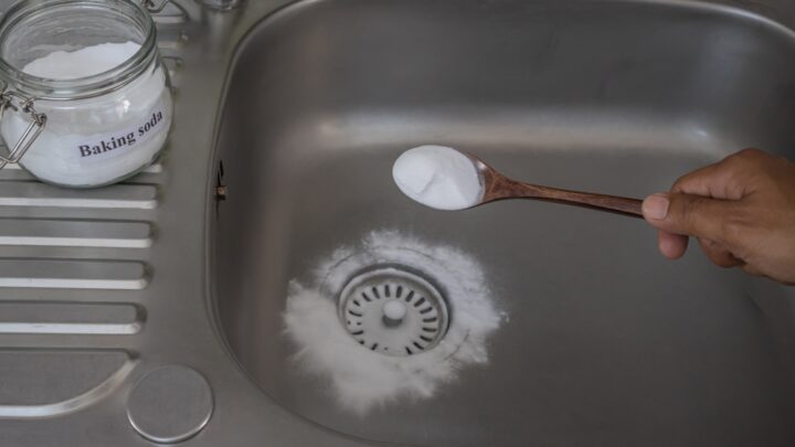 How to Unclog Drains with Baking Soda and Vinegar