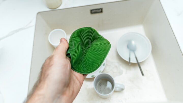 How to Make Your Own DIY Dish Scrubbers