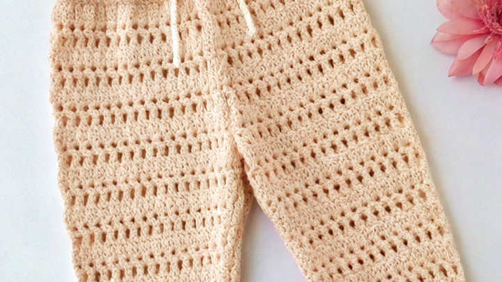 Crochet Sweet Pea Baby Pants